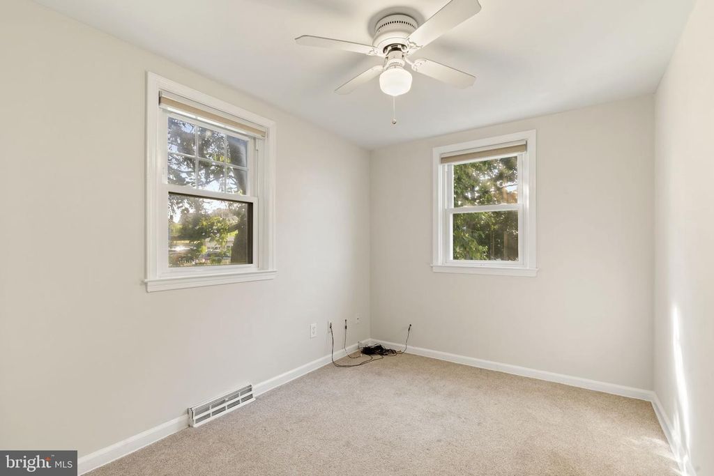 223 WINDSOR AVE, Upper Darby, PA 19082