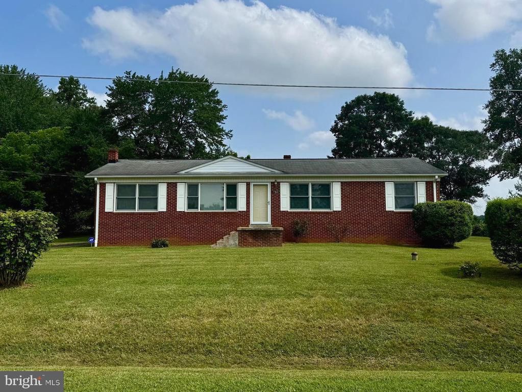 7183 OAK DR, Reva, VA 22735