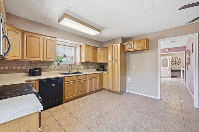 4900 Sagebrush Court, Arlington, TX 76017