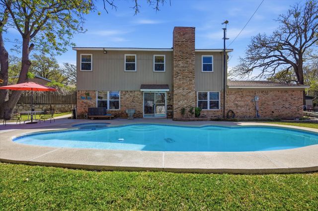 4900 Sagebrush Court, Arlington, TX 76017