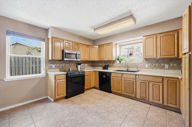 4900 Sagebrush Court, Arlington, TX 76017