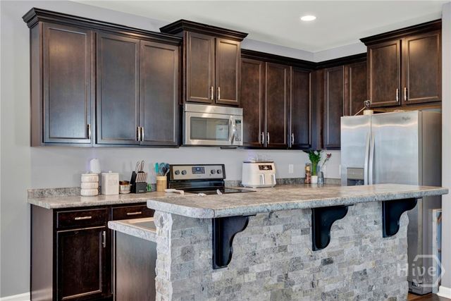 86 Crystal Lake Drive, Savannah, GA 31407