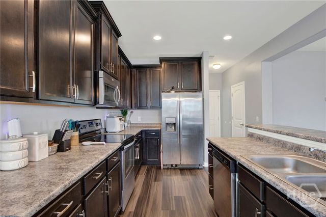 86 Crystal Lake Drive, Savannah, GA 31407