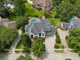 25 Club Oak Court, Kingwood, TX 77339