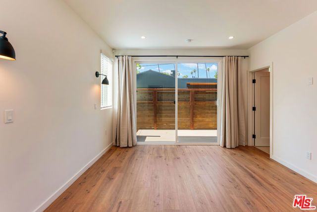 1405 N Coronado Street, Los Angeles, CA 90026