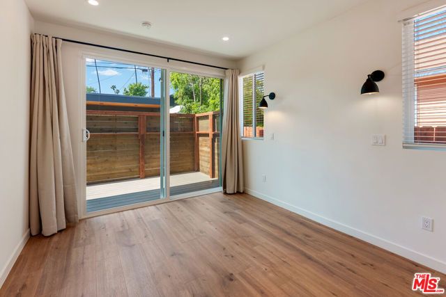 1405 N Coronado Street, Los Angeles, CA 90026