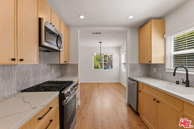 1405 N Coronado Street, Los Angeles, CA 90026