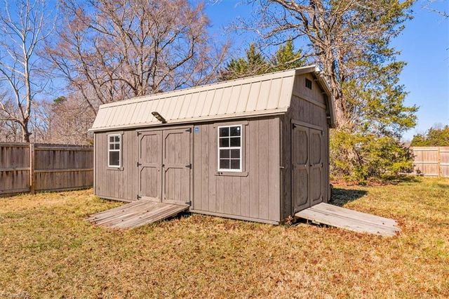 2107 Hunters Ridge Drive, Pleasant Garden, NC 27313