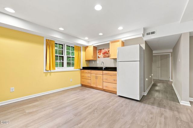 305 Plum Lane, Chapel Hill, NC 27517