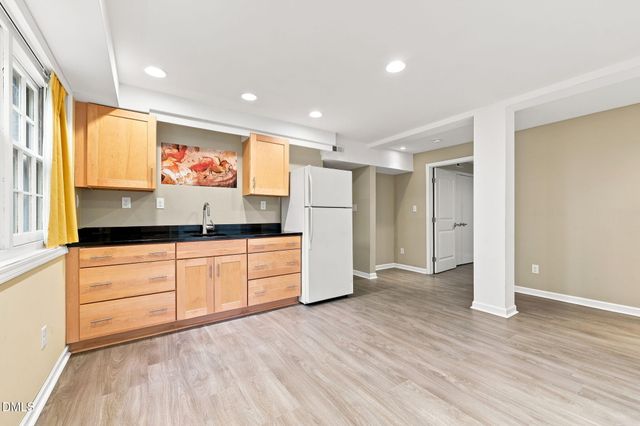 305 Plum Lane, Chapel Hill, NC 27517