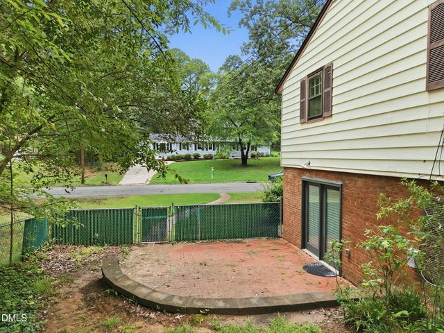 305 Plum Lane, Chapel Hill, NC 27517