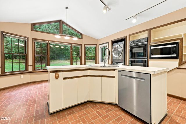 305 Plum Lane, Chapel Hill, NC 27517