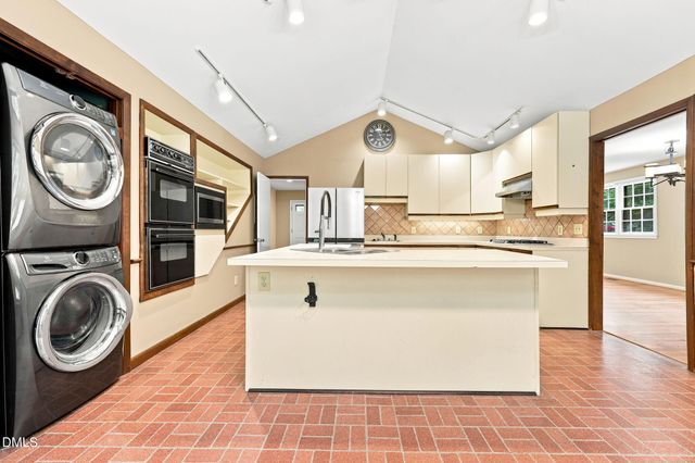 305 Plum Lane, Chapel Hill, NC 27517