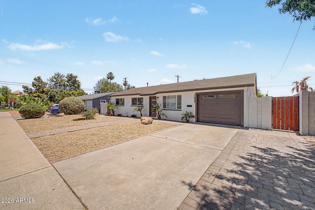 7537 E LATHAM Street, Scottsdale, AZ 85257