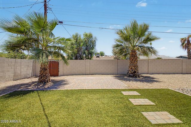7537 E LATHAM Street, Scottsdale, AZ 85257