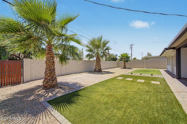 7537 E LATHAM Street, Scottsdale, AZ 85257