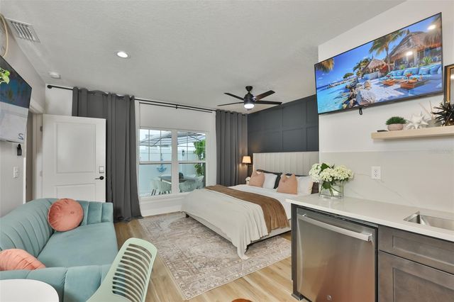 405 S WESTLAND AVENUE 4, Tampa, FL 33606