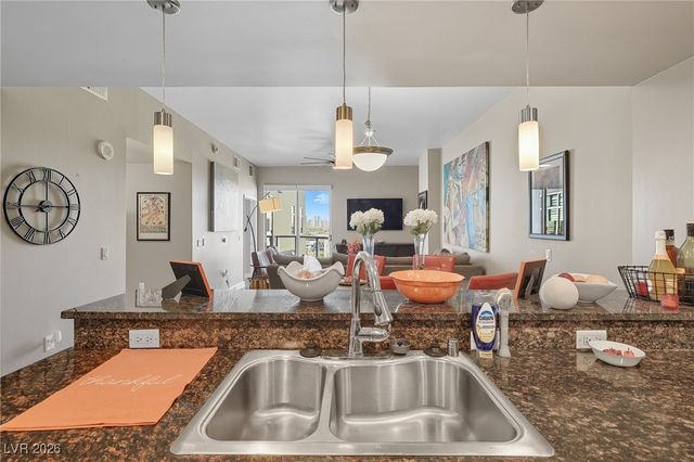 150 Las Vegas Boulevard 1114, Las Vegas, NV 89101