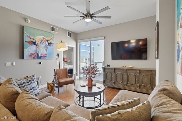 150 Las Vegas Boulevard 1114, Las Vegas, NV 89101