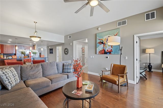 150 Las Vegas Boulevard 1114, Las Vegas, NV 89101