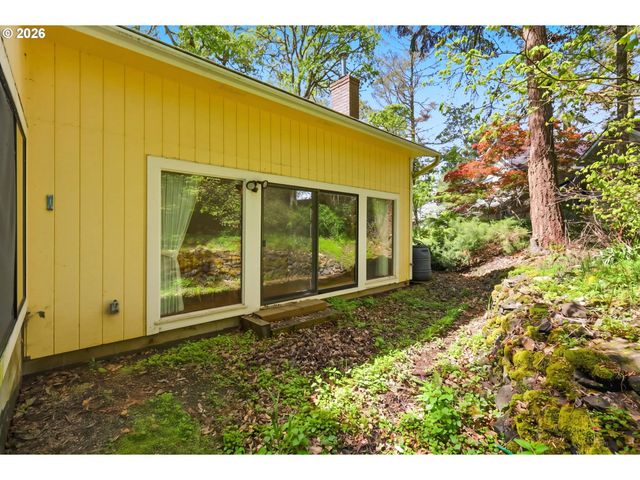 2983 TIMBERLINE Dr, Eugene, OR 97405