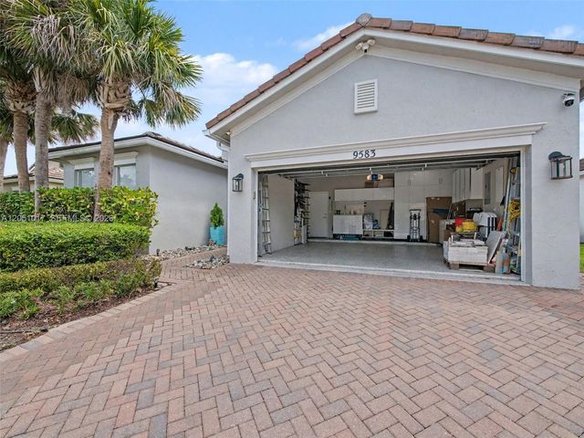 9583 SW Flowermound Cir, Port St. Lucie, FL 34987