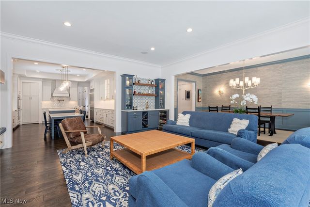 300 Woodridge Lane, Chagrin Falls, OH 44022