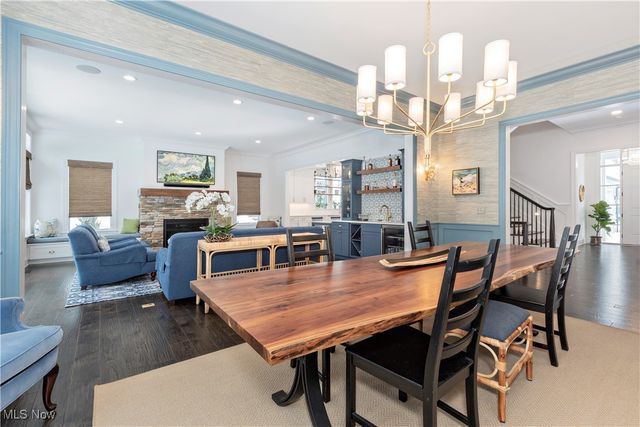 300 Woodridge Lane, Chagrin Falls, OH 44022