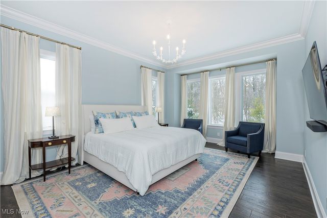 300 Woodridge Lane, Chagrin Falls, OH 44022