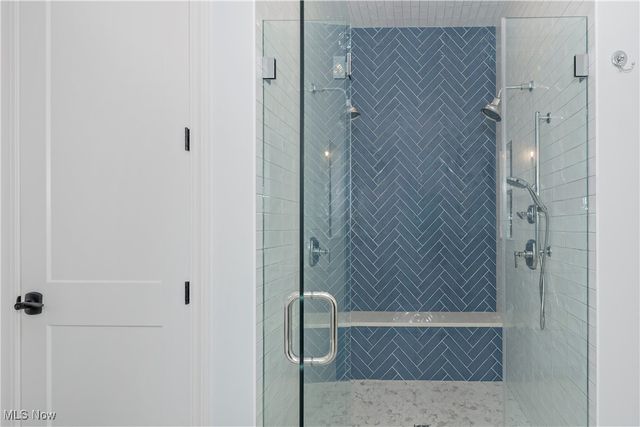 300 Woodridge Lane, Chagrin Falls, OH 44022