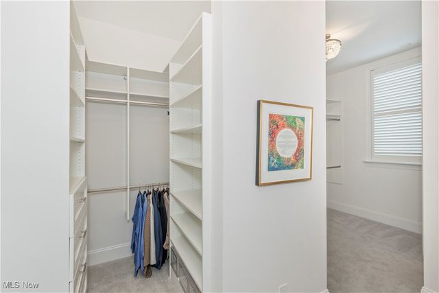 300 Woodridge Lane, Chagrin Falls, OH 44022