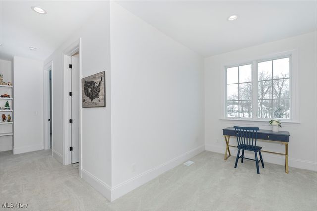 300 Woodridge Lane, Chagrin Falls, OH 44022