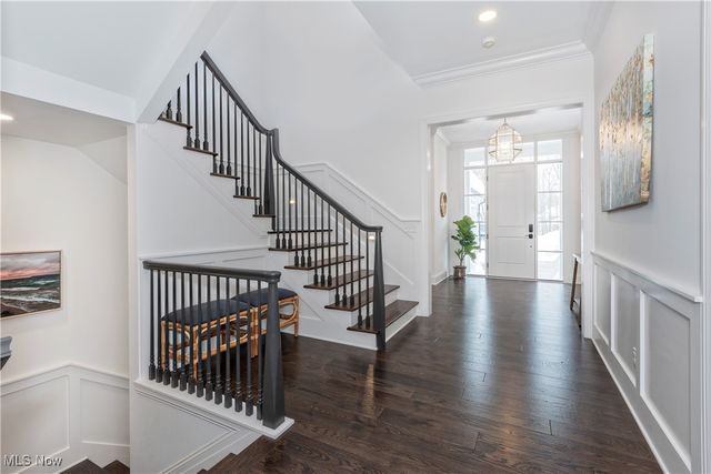 300 Woodridge Lane, Chagrin Falls, OH 44022