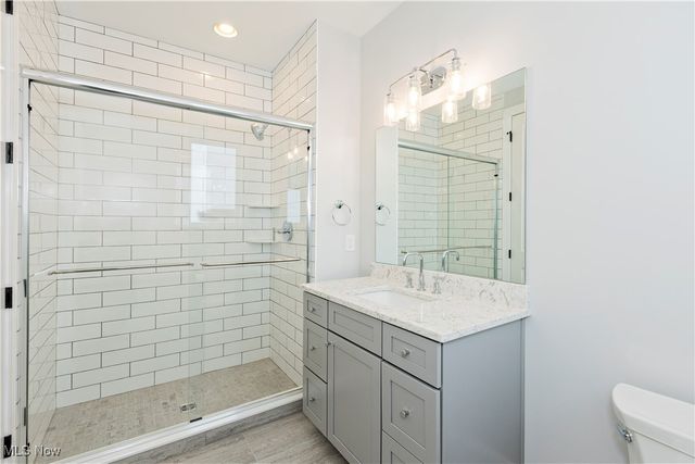 300 Woodridge Lane, Chagrin Falls, OH 44022