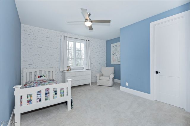 300 Woodridge Lane, Chagrin Falls, OH 44022