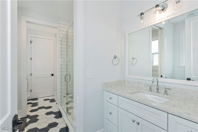 300 Woodridge Lane, Chagrin Falls, OH 44022