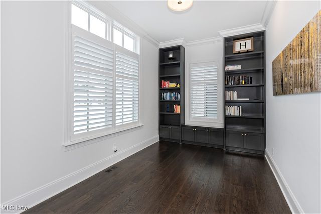 300 Woodridge Lane, Chagrin Falls, OH 44022