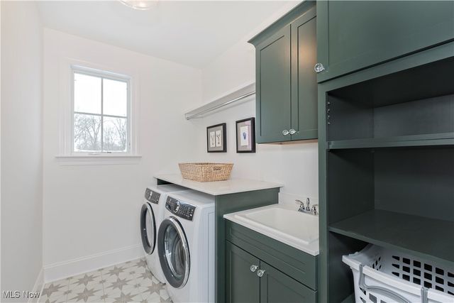 300 Woodridge Lane, Chagrin Falls, OH 44022