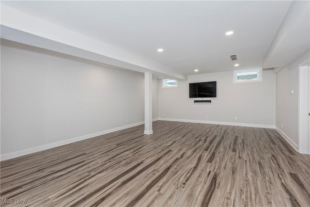 300 Woodridge Lane, Chagrin Falls, OH 44022