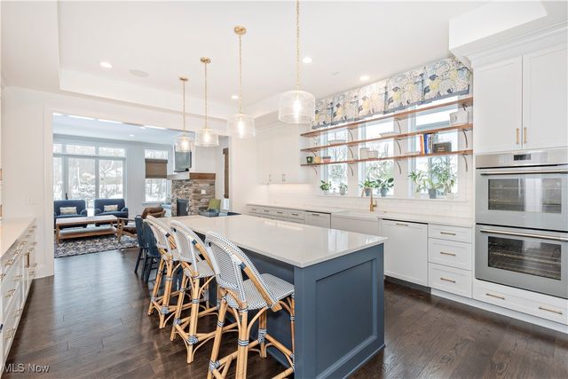 300 Woodridge Lane, Chagrin Falls, OH 44022