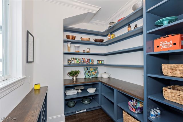 300 Woodridge Lane, Chagrin Falls, OH 44022