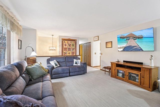 7417 Dekorra Road, Deforest, WI 53532