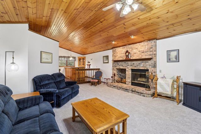 7417 Dekorra Road, Deforest, WI 53532