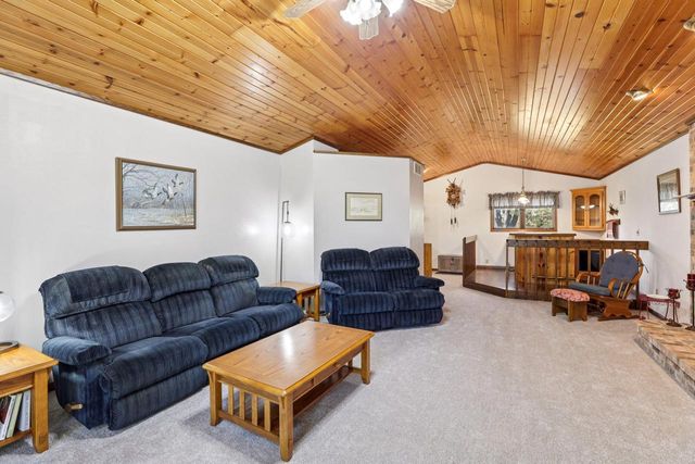 7417 Dekorra Road, Deforest, WI 53532