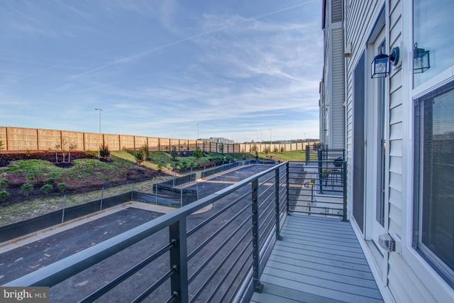 14596 LAKESTONE DR, Chantilly, VA 20151