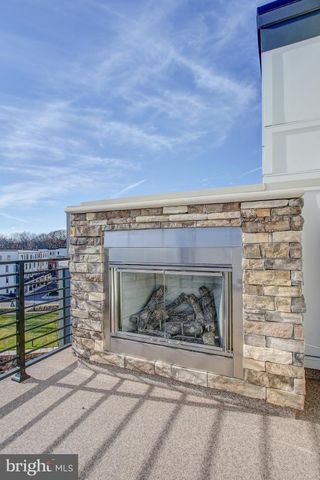 14596 LAKESTONE DR, Chantilly, VA 20151