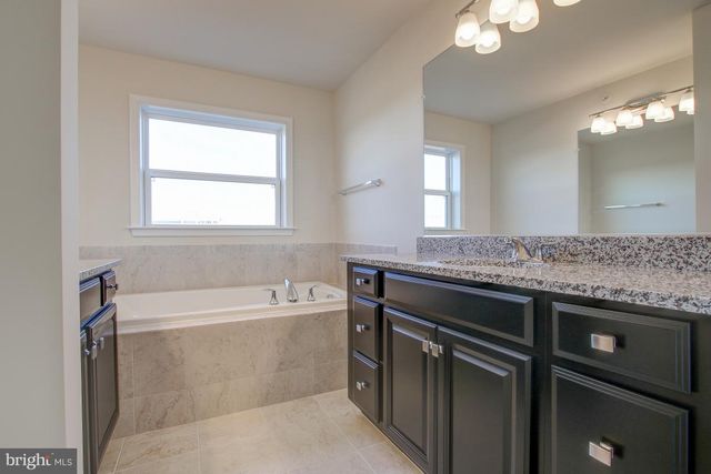 14596 LAKESTONE DR, Chantilly, VA 20151