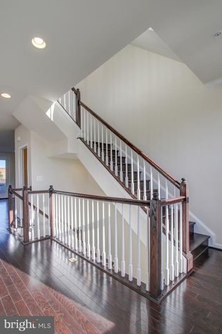 14596 LAKESTONE DR, Chantilly, VA 20151