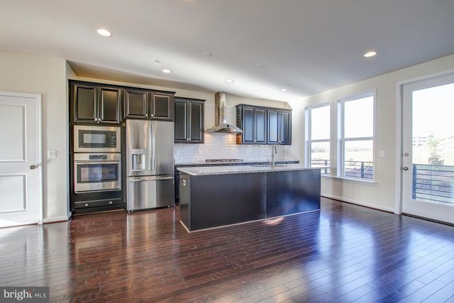 14596 LAKESTONE DR, Chantilly, VA 20151
