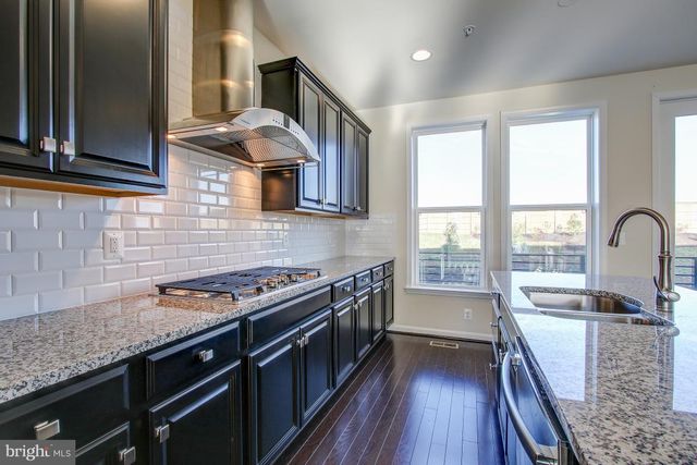 14596 LAKESTONE DR, Chantilly, VA 20151
